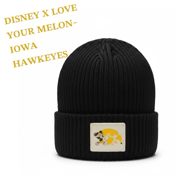 Disney x Love Your Melon Accessories - 𝐃𝐈𝐒𝐍𝐄𝐘 𝐱 𝐋𝐎𝐕𝐄 𝐘𝐎𝐔𝐑 𝐌𝐄𝐋𝐎𝐍- Iowa Hawkeyes Beanie - Black